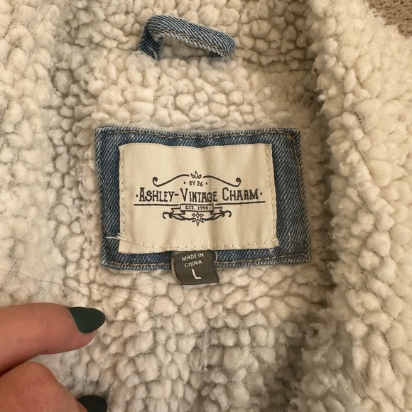 Denim jacket - Picture 2 of 3